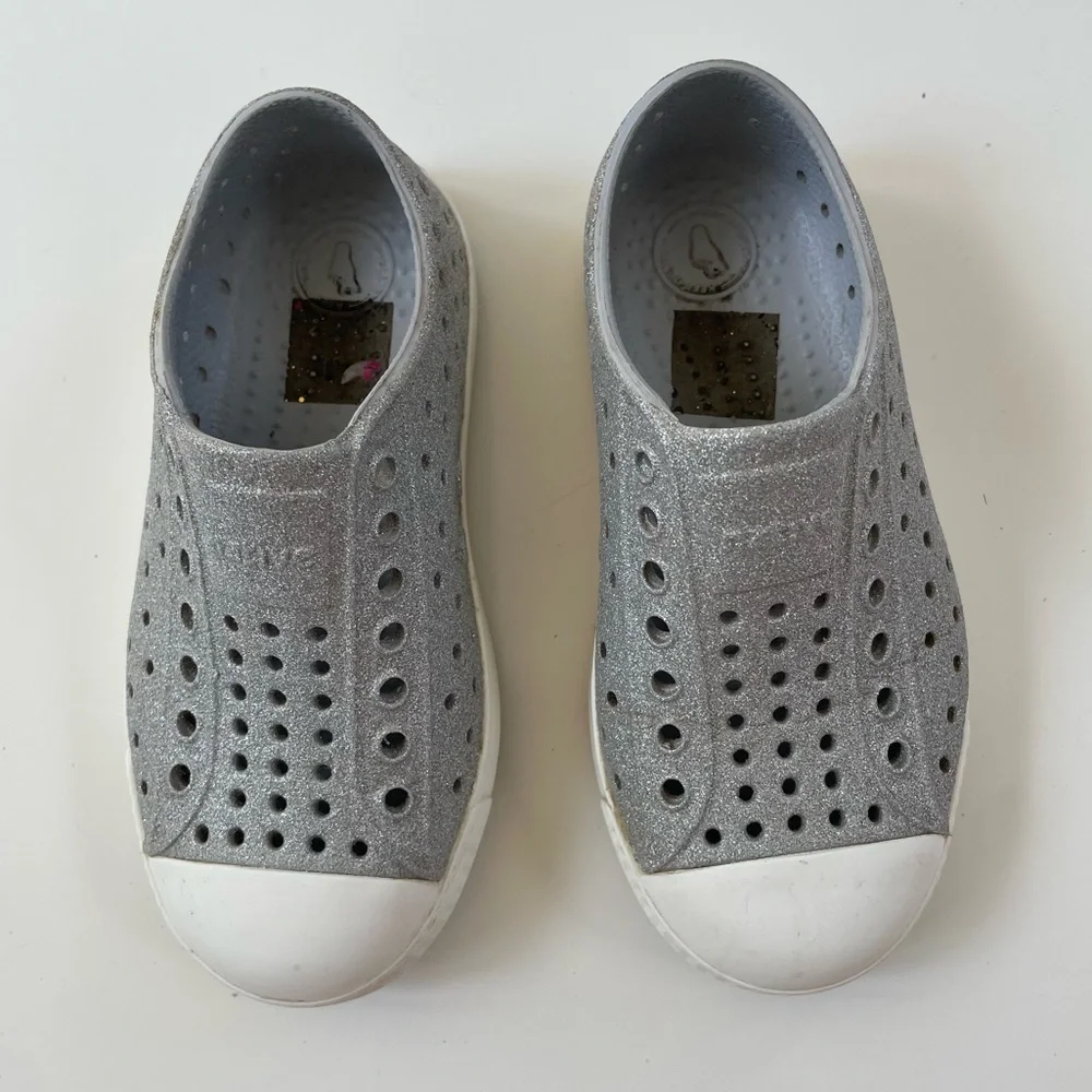 Native Shoes Little Kids Sparkly Gray Grey Jefferson Slip On Water Shoes Size 10